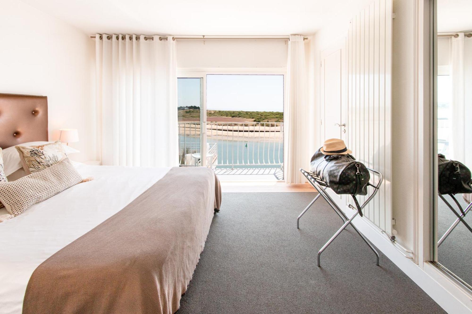 Hotel La Marine บาร์เนอวีย์-แกร์เตอเร ภายนอก รูปภาพ