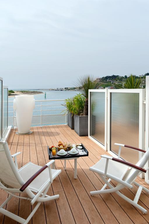Hotel La Marine บาร์เนอวีย์-แกร์เตอเร ภายนอก รูปภาพ