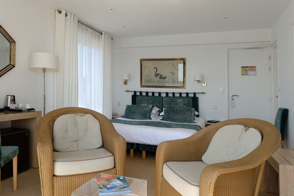 Hotel La Marine บาร์เนอวีย์-แกร์เตอเร ภายนอก รูปภาพ