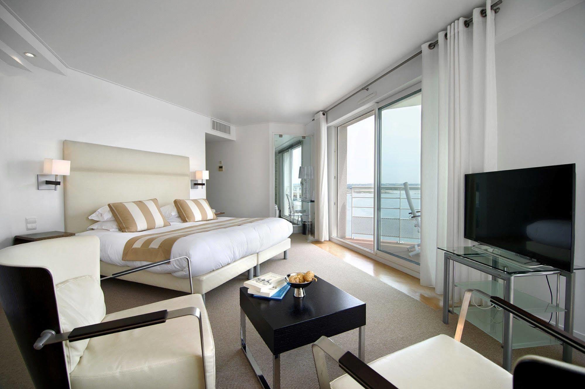 Hotel La Marine บาร์เนอวีย์-แกร์เตอเร ภายนอก รูปภาพ