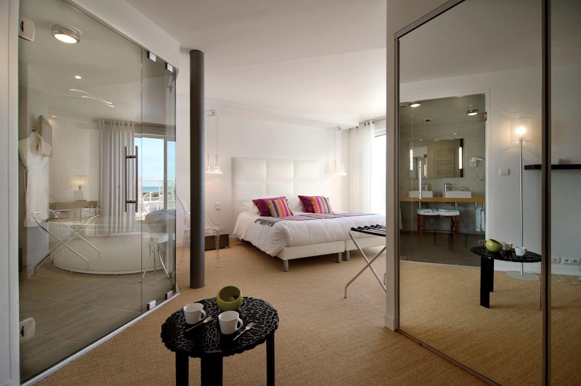 Hotel La Marine บาร์เนอวีย์-แกร์เตอเร ภายนอก รูปภาพ